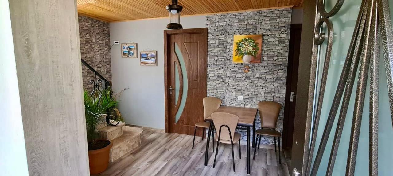 Kazbegi Inn ภายนอก รูปภาพ