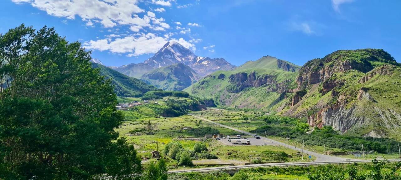 Kazbegi Inn ภายนอก รูปภาพ